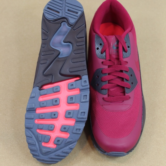 Nike Air Max 90 Ultra 2.0 Essential Athletic Shoe - Picture 7 of 7